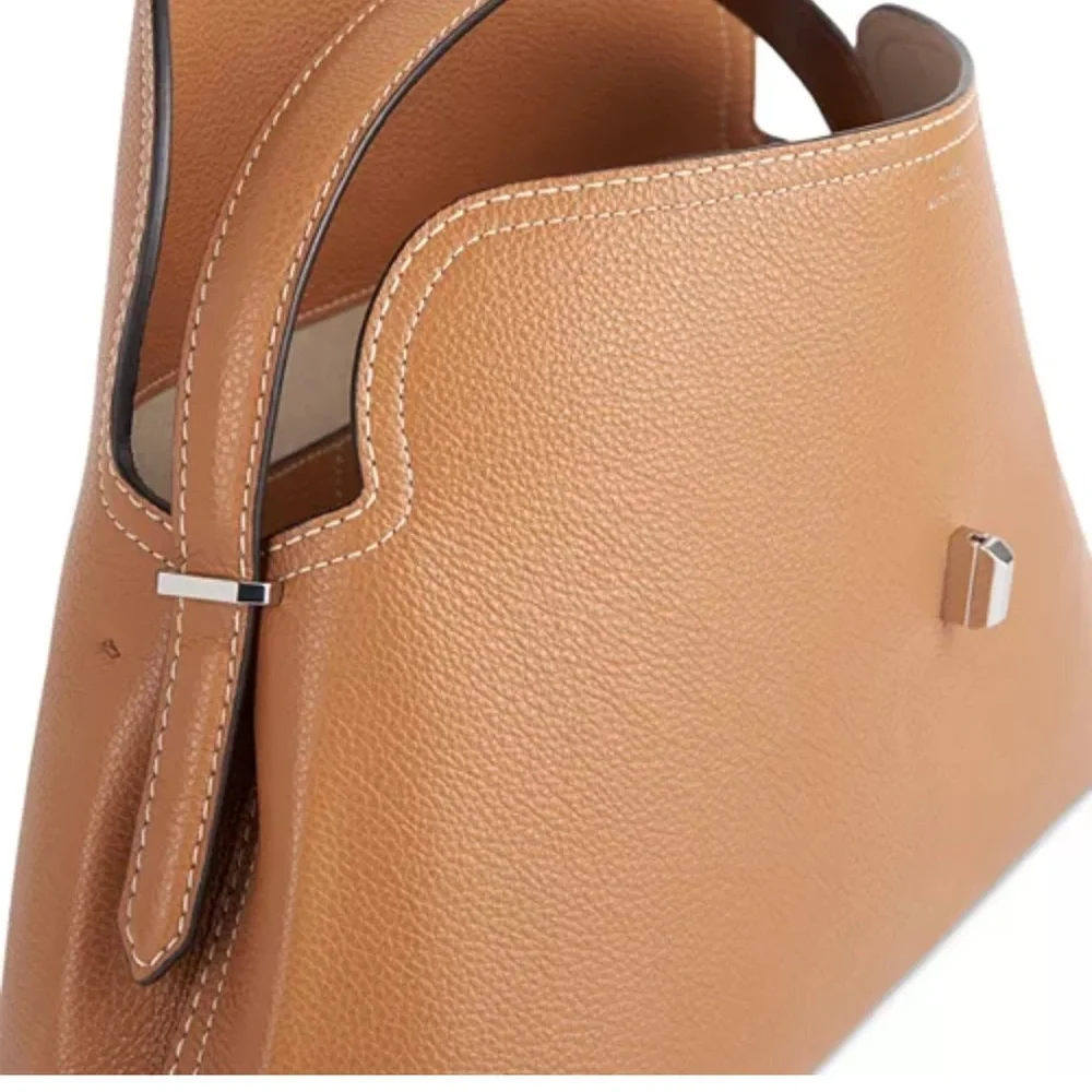 Toteme Tan Leather Shoulder Bag - Picture 5 of 9